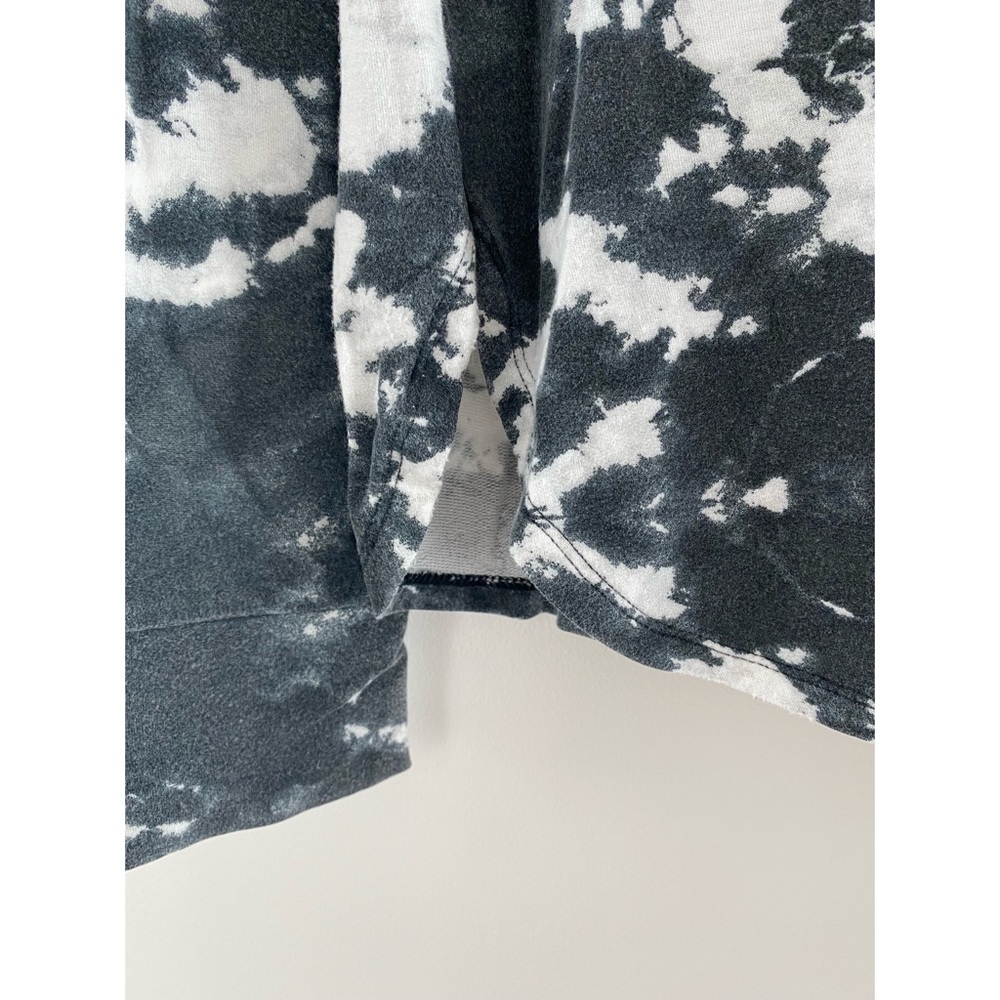 Betsy Johnson Tie-dye Top - Picture 7 of 11